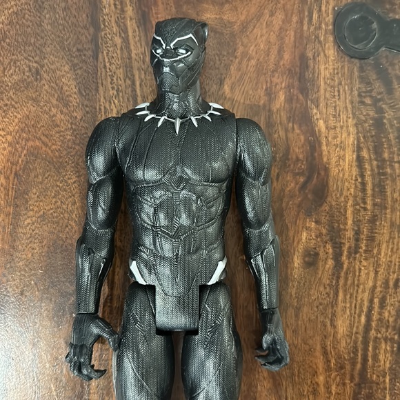 Bundle of Avengers Action Figures - Captain America and Black Panther - Picture 6 of 12